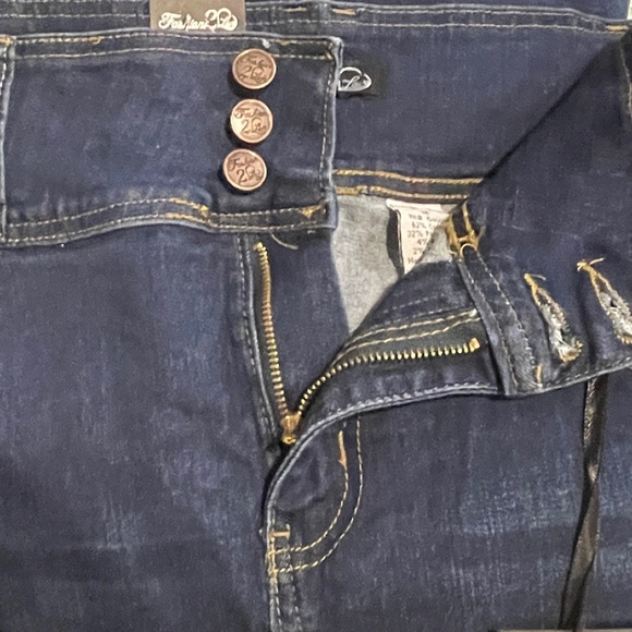 NEW Fashion 2 Love A-Line Long Denim Jean Skirt Medium NWT - Picture 8 of 8